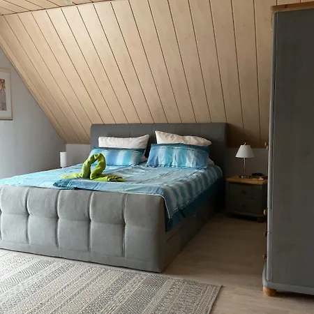 Lindenhof Apartment *
