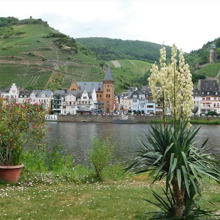 Lindenhof Daire Zell an der Mosel